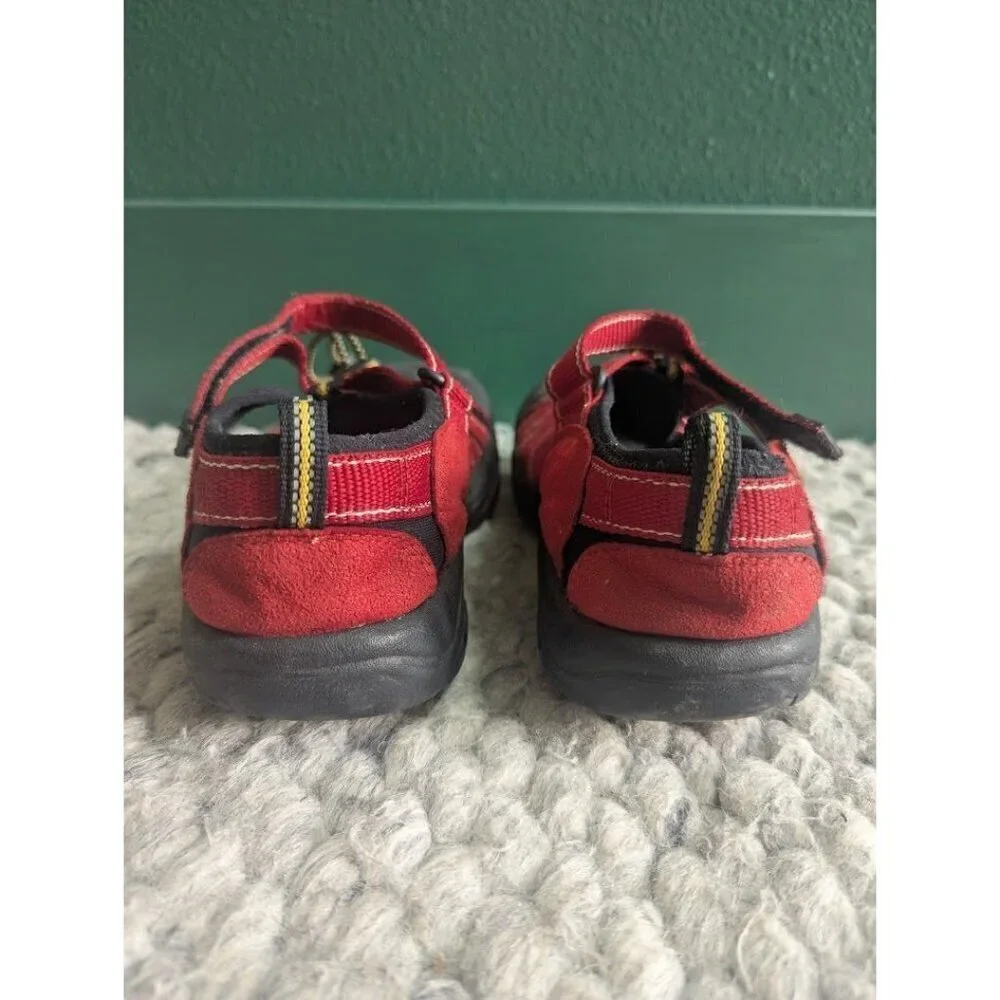 Keen Kids Sandals Shoes Newport H2 size Youth 5 Red Waterproof hiking